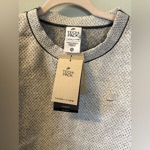 Nike Tech Pack Women’s Gray Cropped Pullover Sweatshirt- Size L NWT